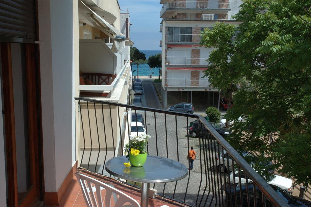Hostal La Marina Platja d'Aro Exterior photo